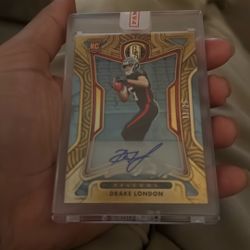 2022 Panini Gold Standard /25 Drake London Auto