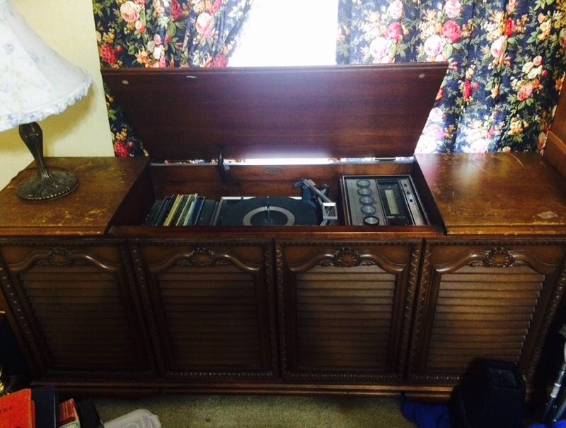 Sears Integrated Circuits by Silvertone stereo record player for Sale ...