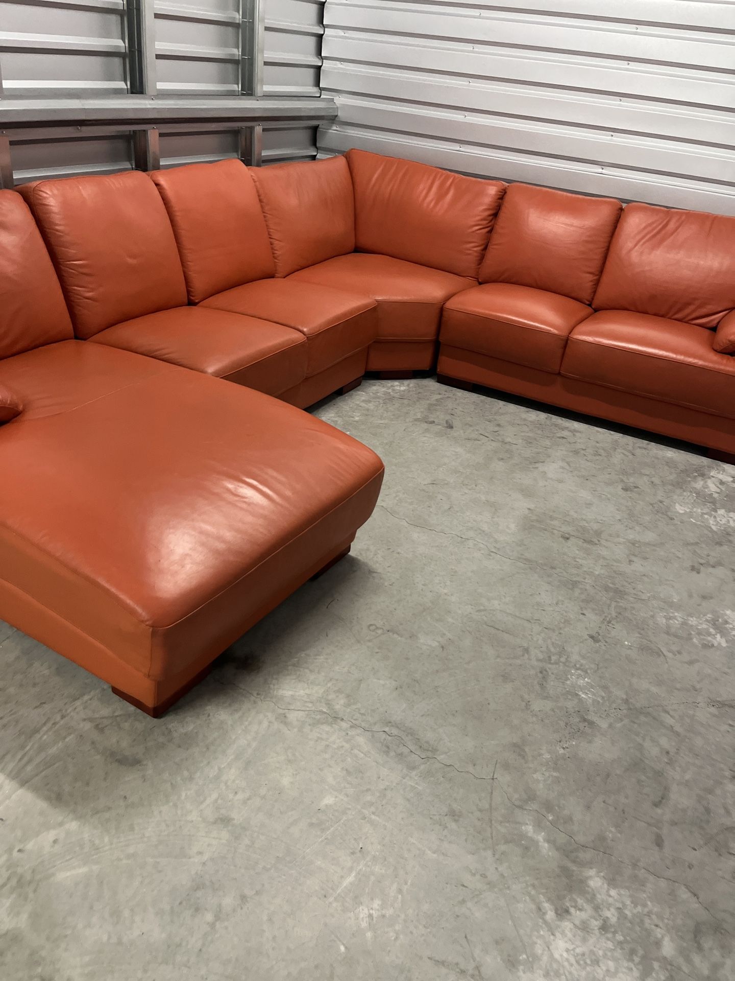 Beautiful Elegant Upscale Luxury Italian Leather Sectional Sofa