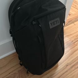 Black Yeti Backpack 27L 