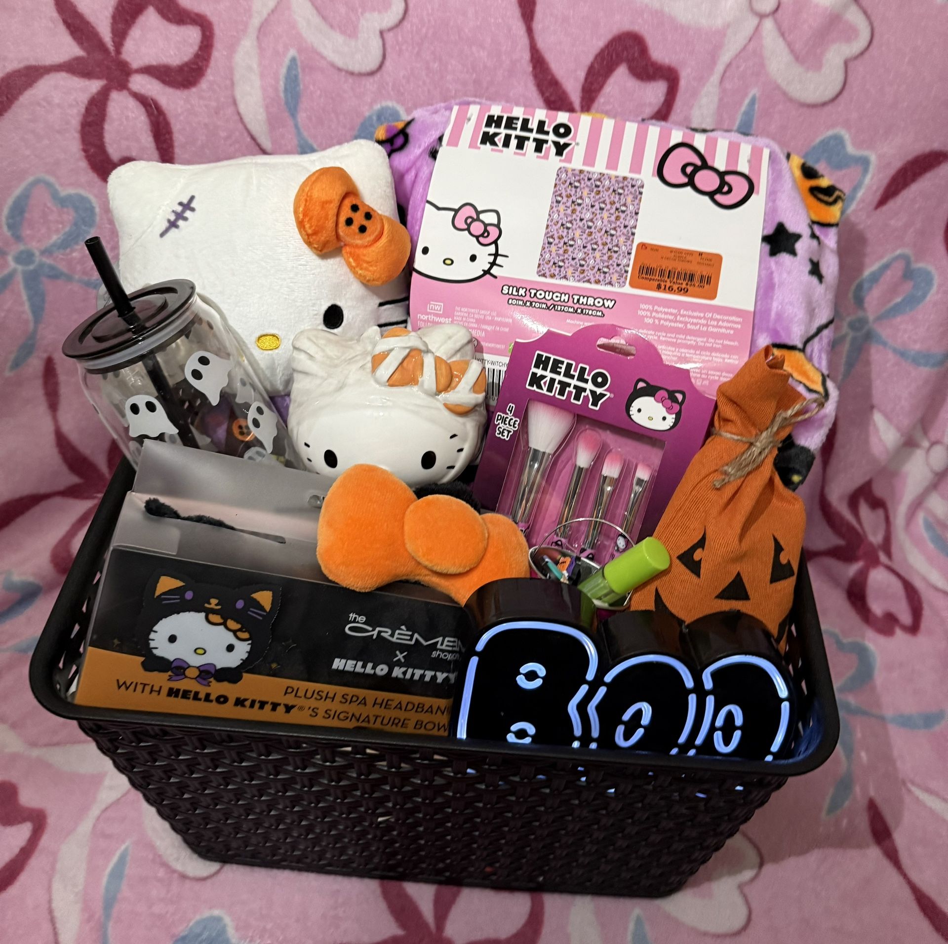 hello kitty spooky basket