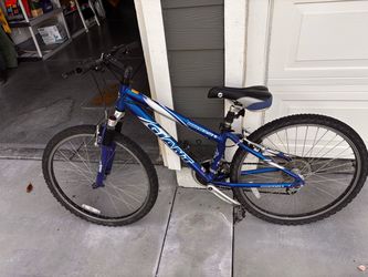 Giant boulder se mountain bike for kids/youth 12.5 inch frame