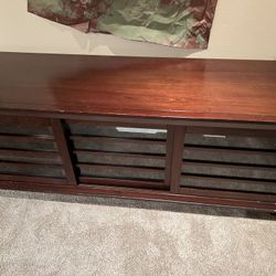 Entertainment center