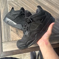 Black Cat Jordan 4 