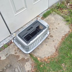 Kennel/ Pet carrier/house