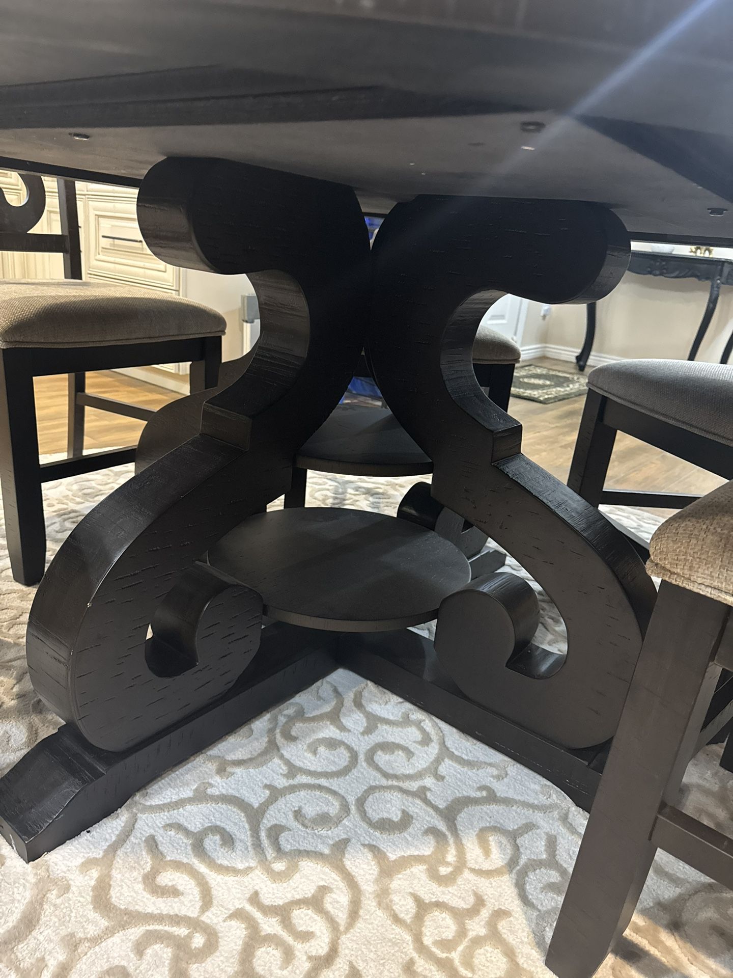 Kitchen Table & Chairs
