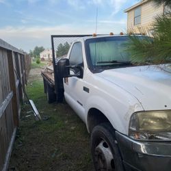 Se vende  Año 2000 Ford F550 