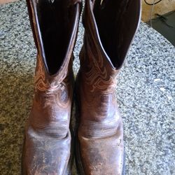 JUSTIN. STEEL TOE,  OIL AND SLIP RESISTANT. 