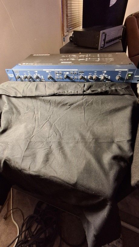 Samson Stereo 2 Way Professional Crossover