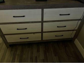 Queen bed set