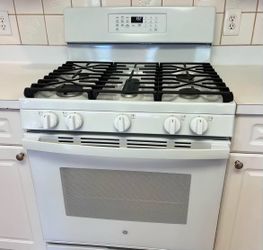 GE 5 Burner Gas Stove