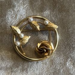 Vintage Gold Leaf, Faux Pearl Brooch, 14k GF, 1.25” Round