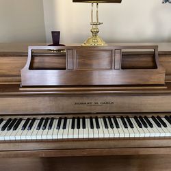 Piano Hobart M. Cable/product Of Story & Clark/Vintage