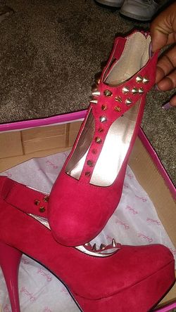Neutral 4-12 red suede stoned heels sz8