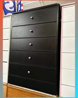 Dresser/ Five drawers dresser