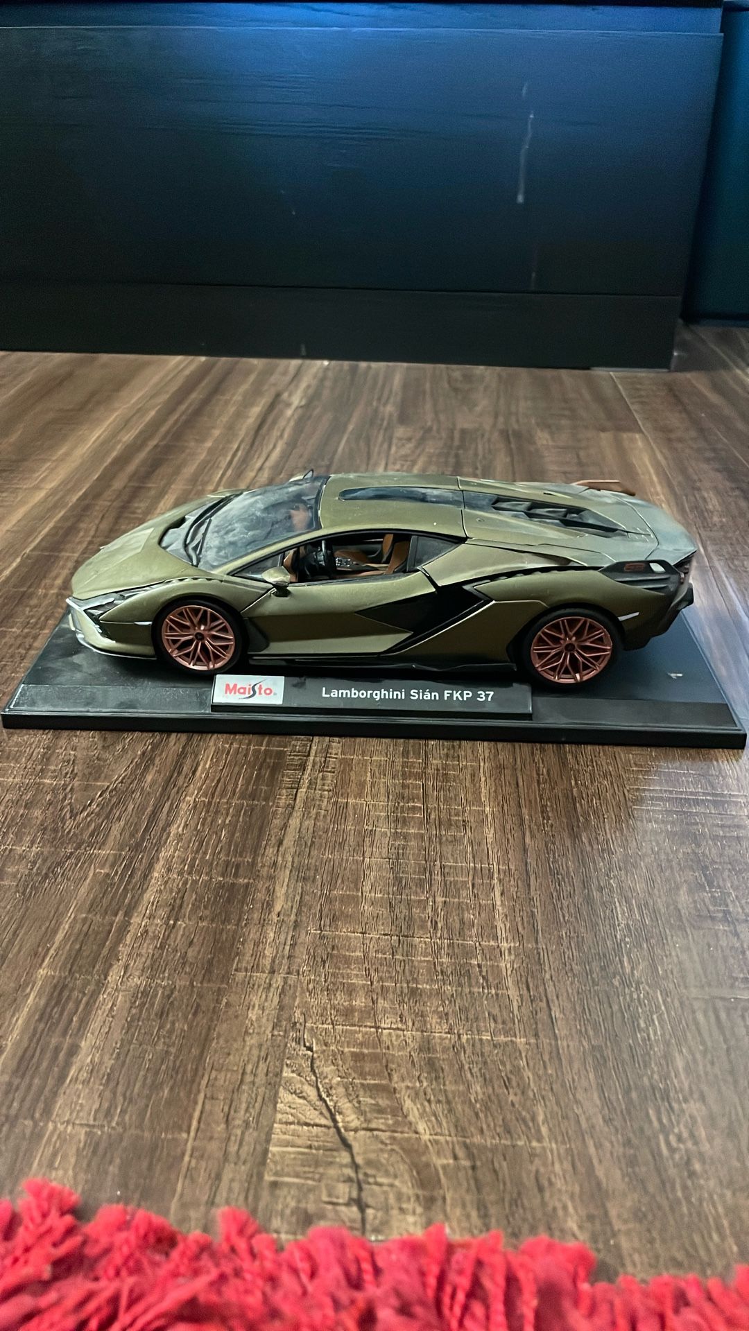 Lamborghini Sian Model 1:18
