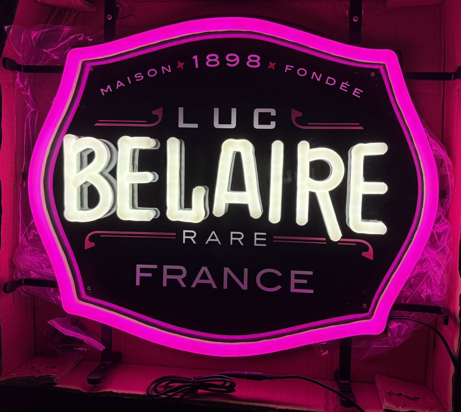 LUC BELAIRE FRANCE Lighted Neon LED Bar Mancave Sign With Cord