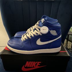 Size 11 Nike Air Jordan 1 Retro High OG Hyper Royal Sail 555088 401