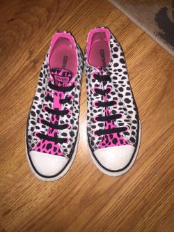 LIKE NEW~CONVERSE ALL-STAR SHOES