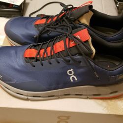 Cloudnova running shoes sz 13  Denim Red