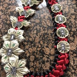 Graduation Leis/ Collares De Graduaciones