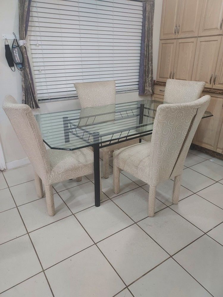 glass table set length 71 width 42 height 29