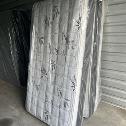 Twin Size Pillow Top Mattress 