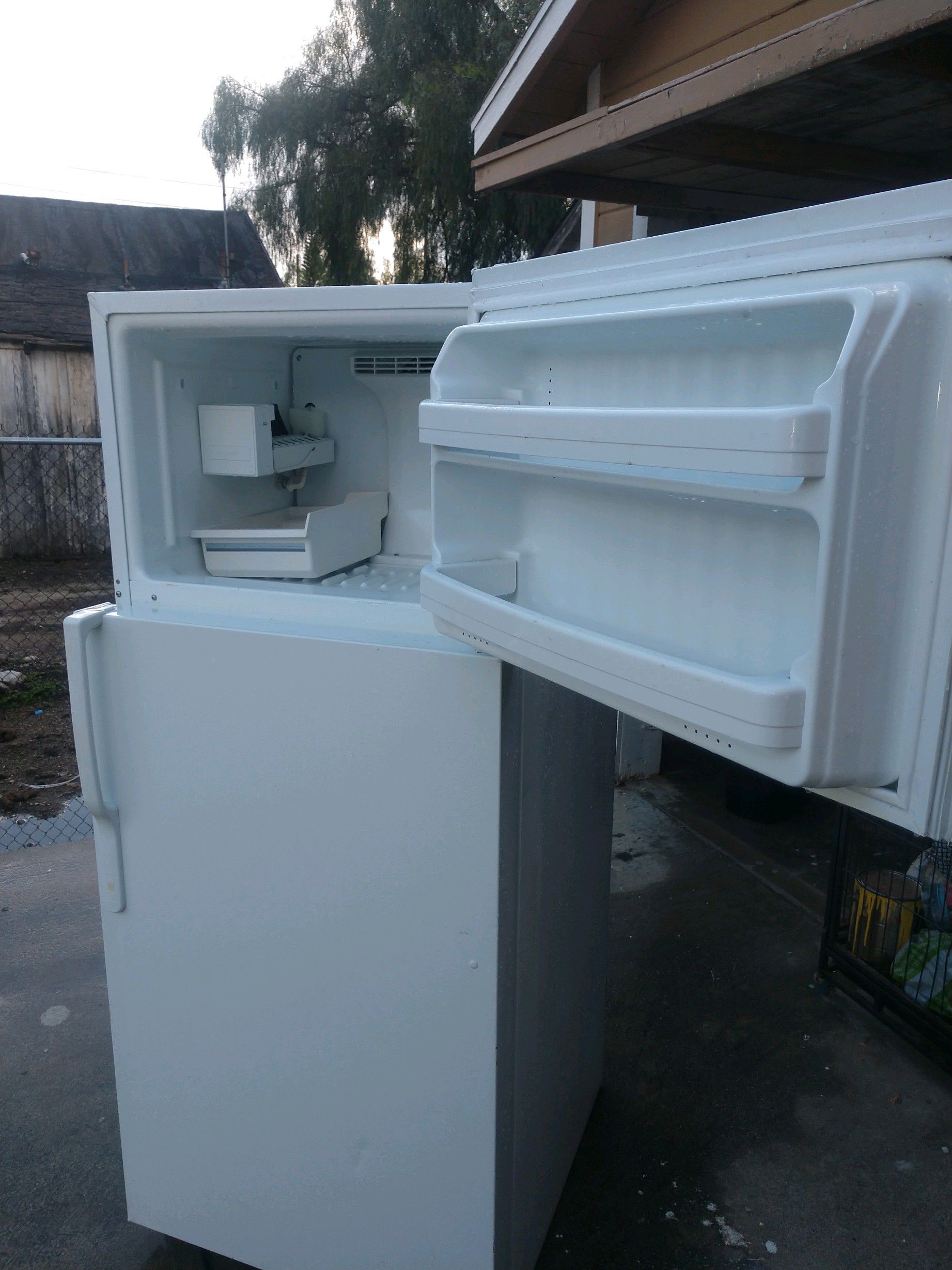 Refrigerator 18.5 cubic feet