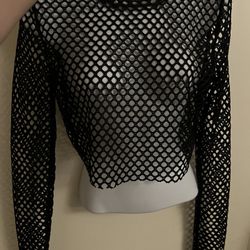 Black Fishnet Long Sleeve Top in Sz small 🖤