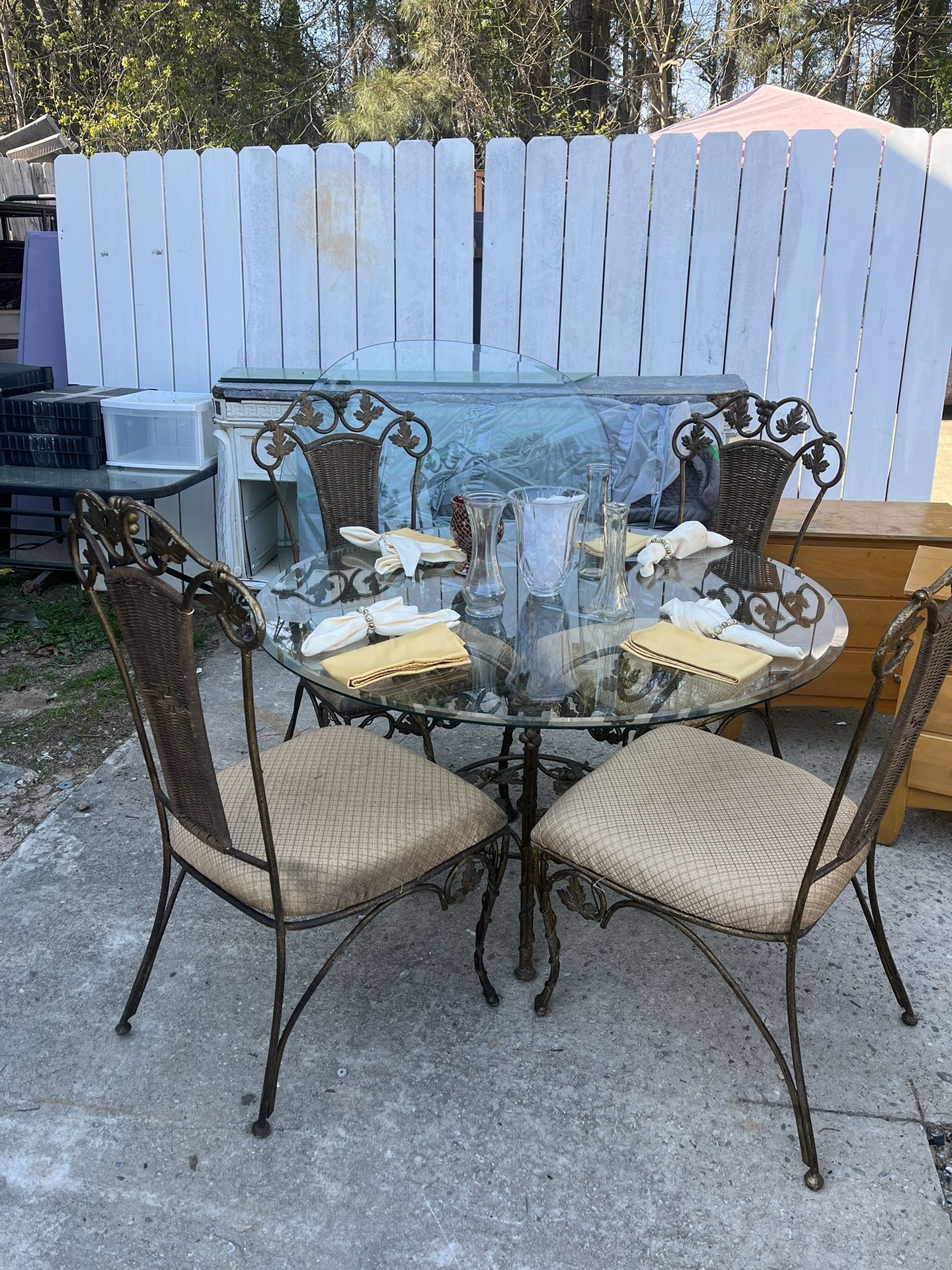 Dinning Set With Bakers Rack(Fayettville Ga