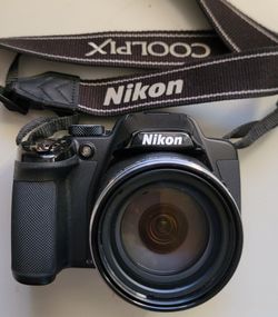 Nikon Coolpix P530 Camera w /Original Nikon Strap, 3 Batteries and Charger Tested Working