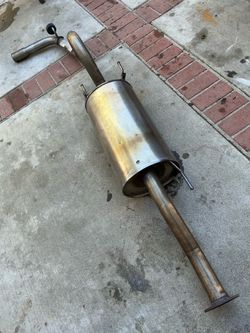 EXHAUST  FOR TOYOTA TACOMA  IN GREAT CONDITION!  ALMOST NEW!