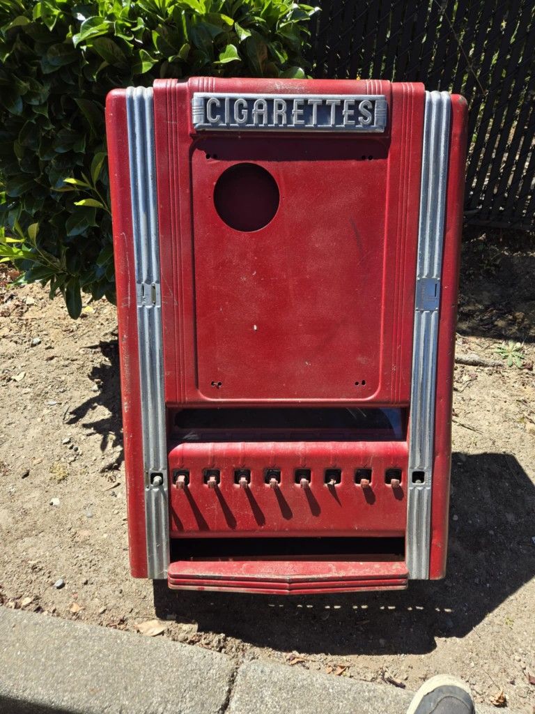 Antique Cigarettes Machine