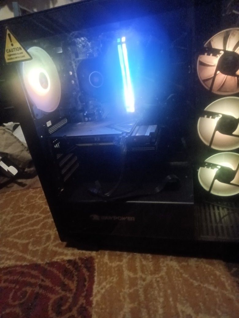 Gaming PC ( Broken HDMI But Has Display Ports)