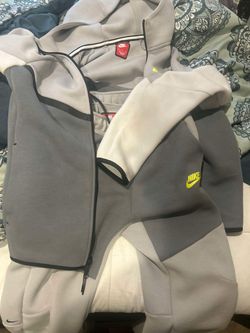 Nike Tech Fleece Full-Zip Hoodie and Joggers Set