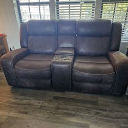 POWER DUAL RECLINER WITH PHONE CHARGER AND USB
