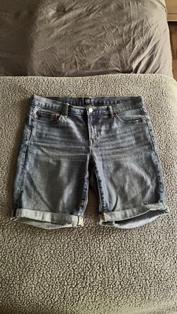 Gap Bermuda 9” Jean Shorts