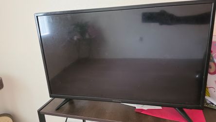 Insignia 32 inch TV
