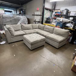 Thomasville Tisdale Fabric Sectional with Storage Ottoman