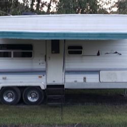 2003 32 Ft Toy Hauler Sierra 5th Wheel New Frig New Ac  Tires OkTIRES Ok 