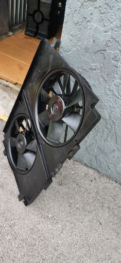 GM Dual Radiator Cooling Fan Assembly