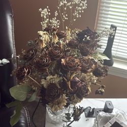 Vase with dry flowers