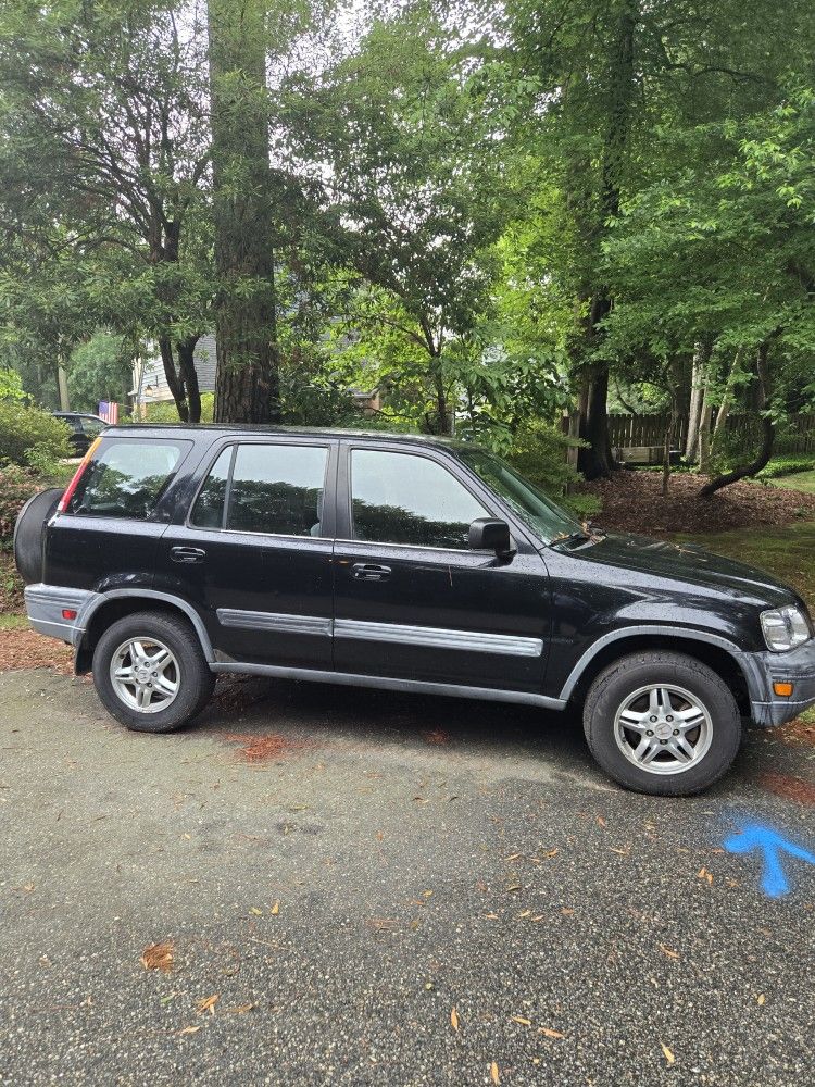 2001 Honda CRV - For Parts ( Still Runs)