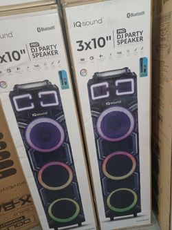 Triple Woofers Powerful Kareoke Bluetooth Party Speaker With Great Bass.  Free 🎤