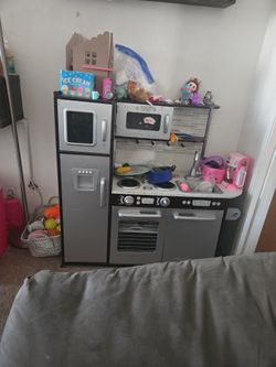 Play Kitchen