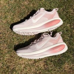 Nike Vomero 18 Women size 8