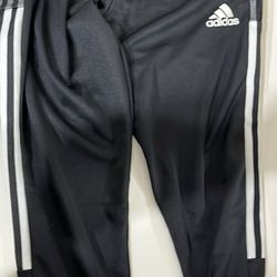 Adidas men’s Pants Size Medium 