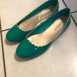 Olivia Miller Scalloped Edge Flats Shoes Like New !!! Women’s Sz. 7