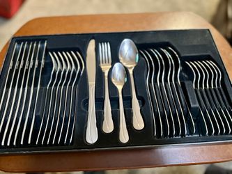 32 Piece Stainless Steel Silverware Set New