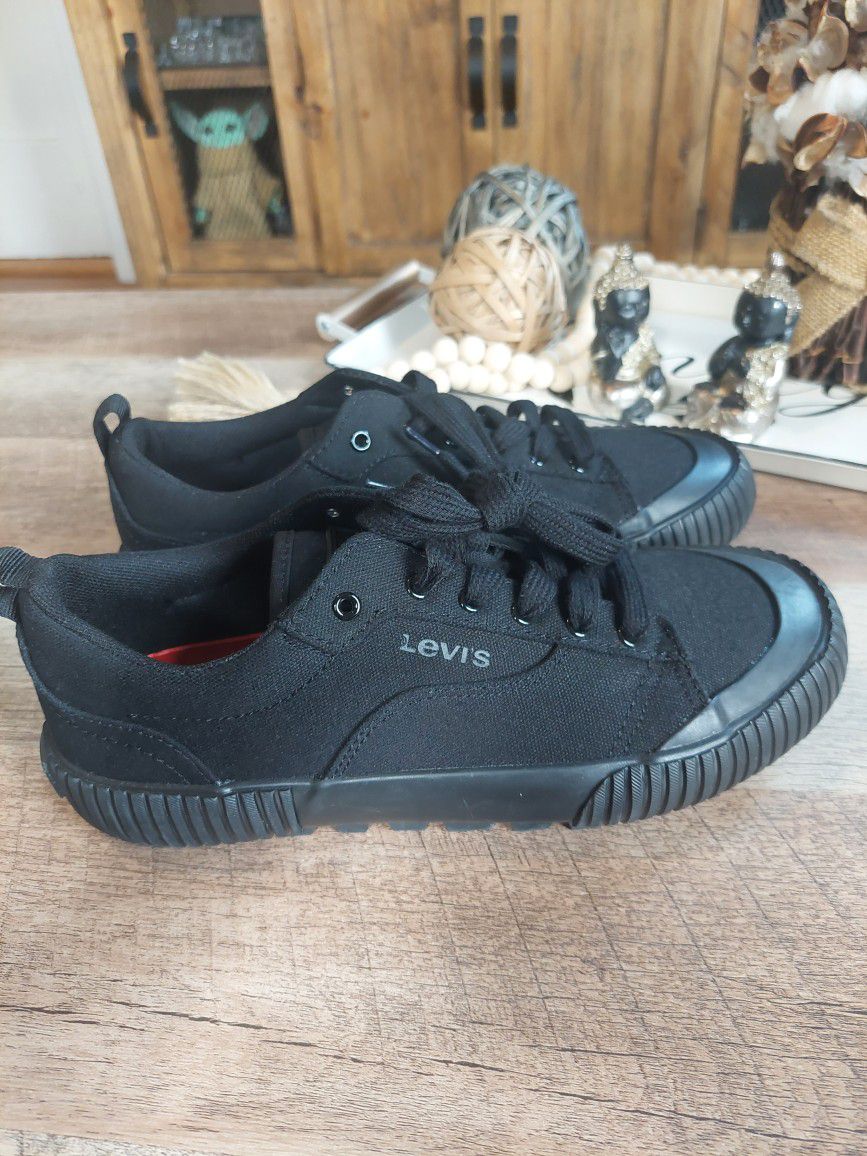 Levi's Women's Canvas Sneakers/Shoes Size 7